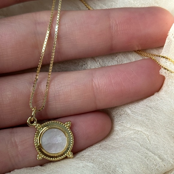 Mirage Necklace - Picture 4 of 7